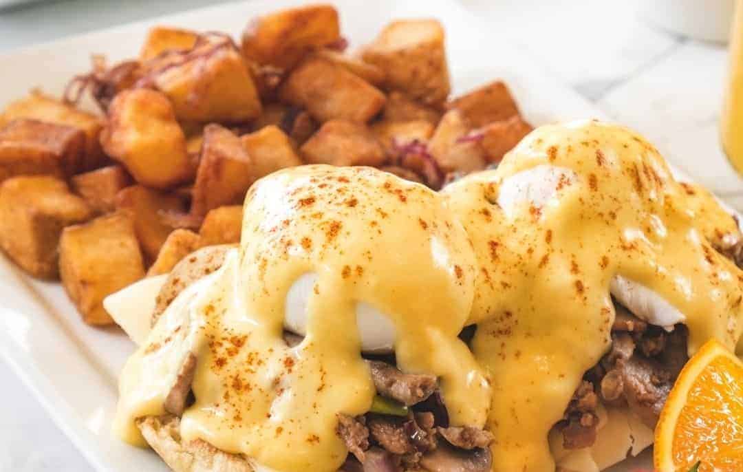 New breakfast spot with a large patio now open in Mississauga