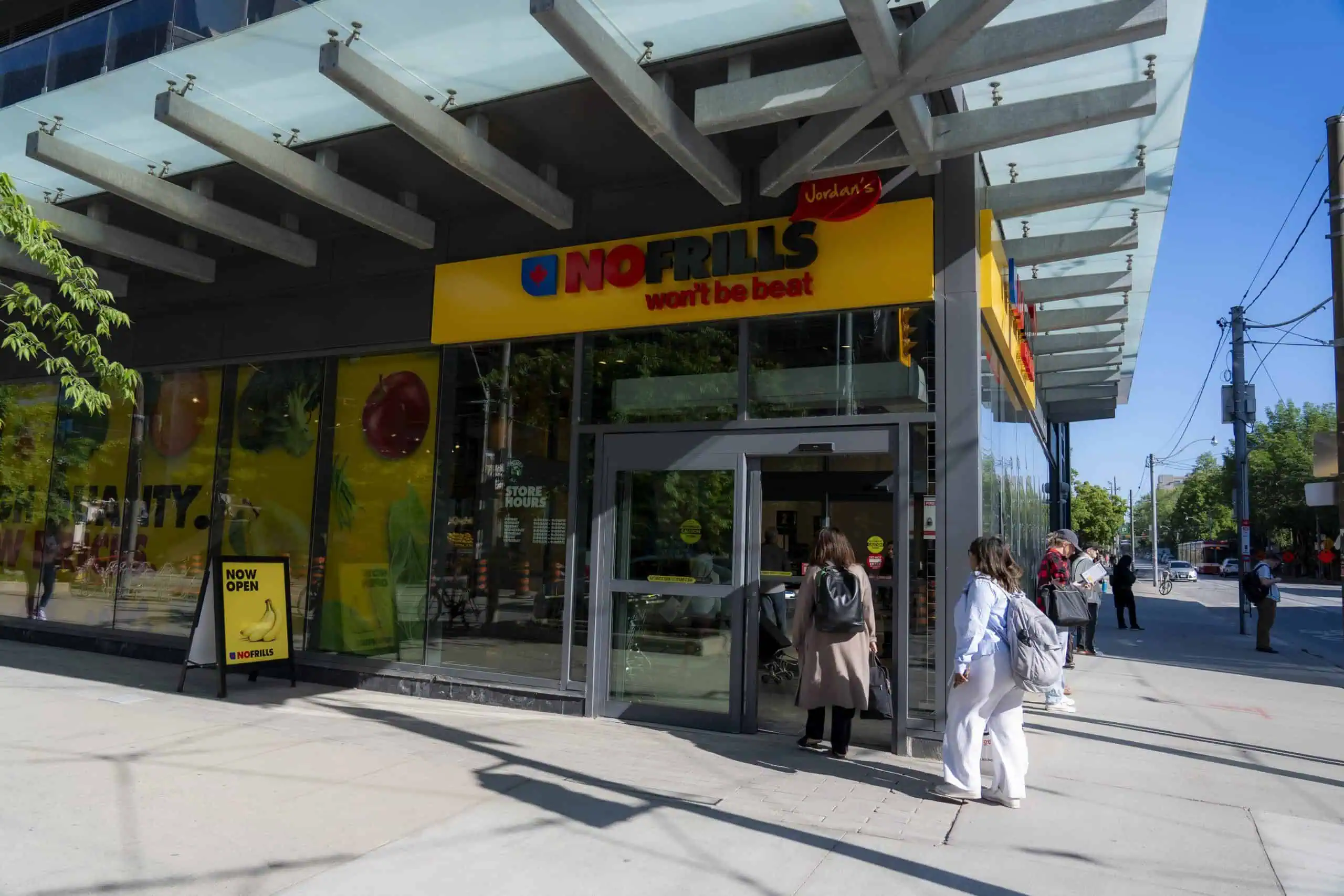 no frills small format toronto