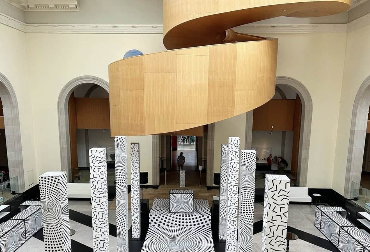 akward first dates art gallery of ontario toronto