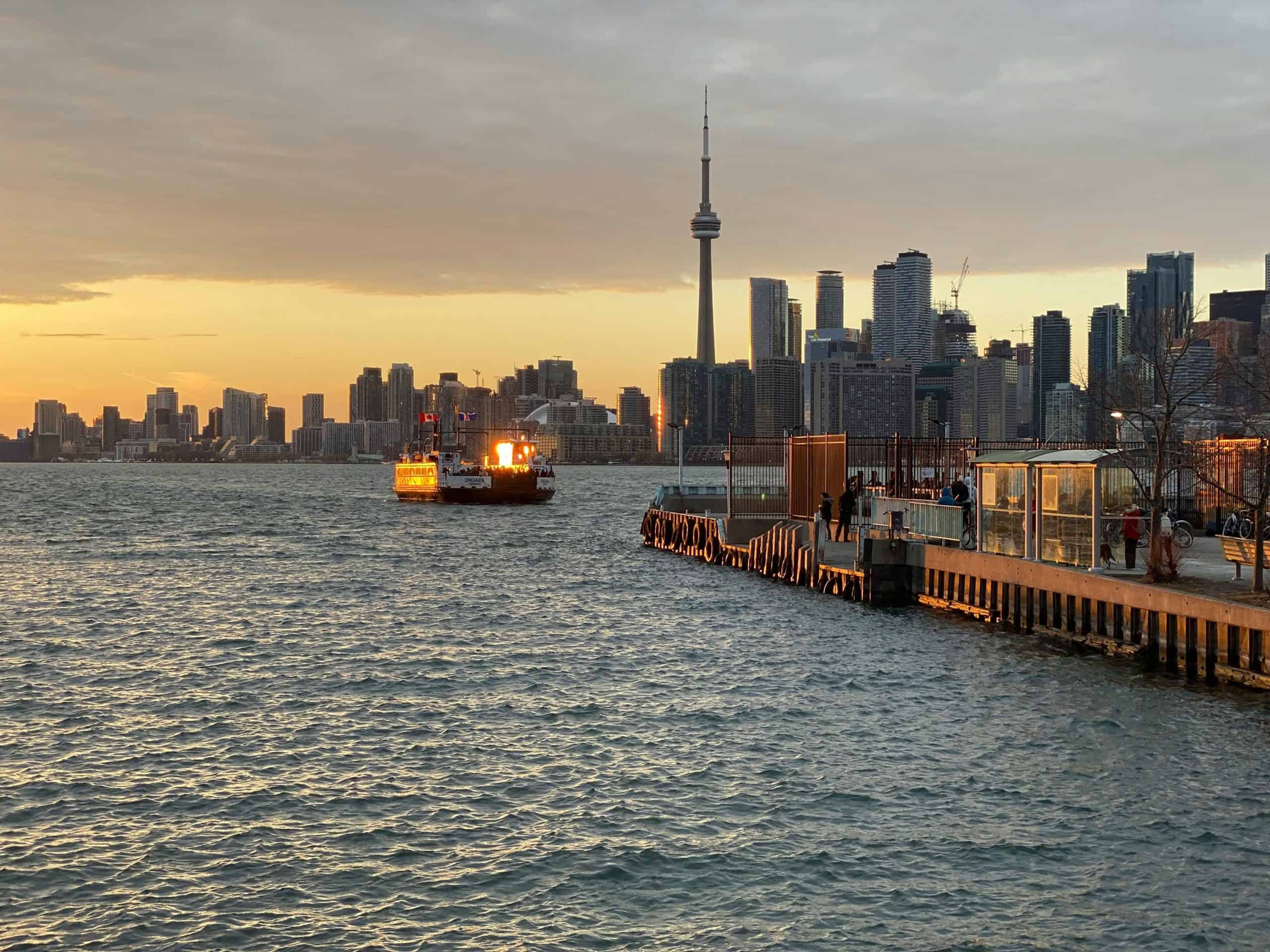 A luxurious holiday banquet cruise coming to Toronto