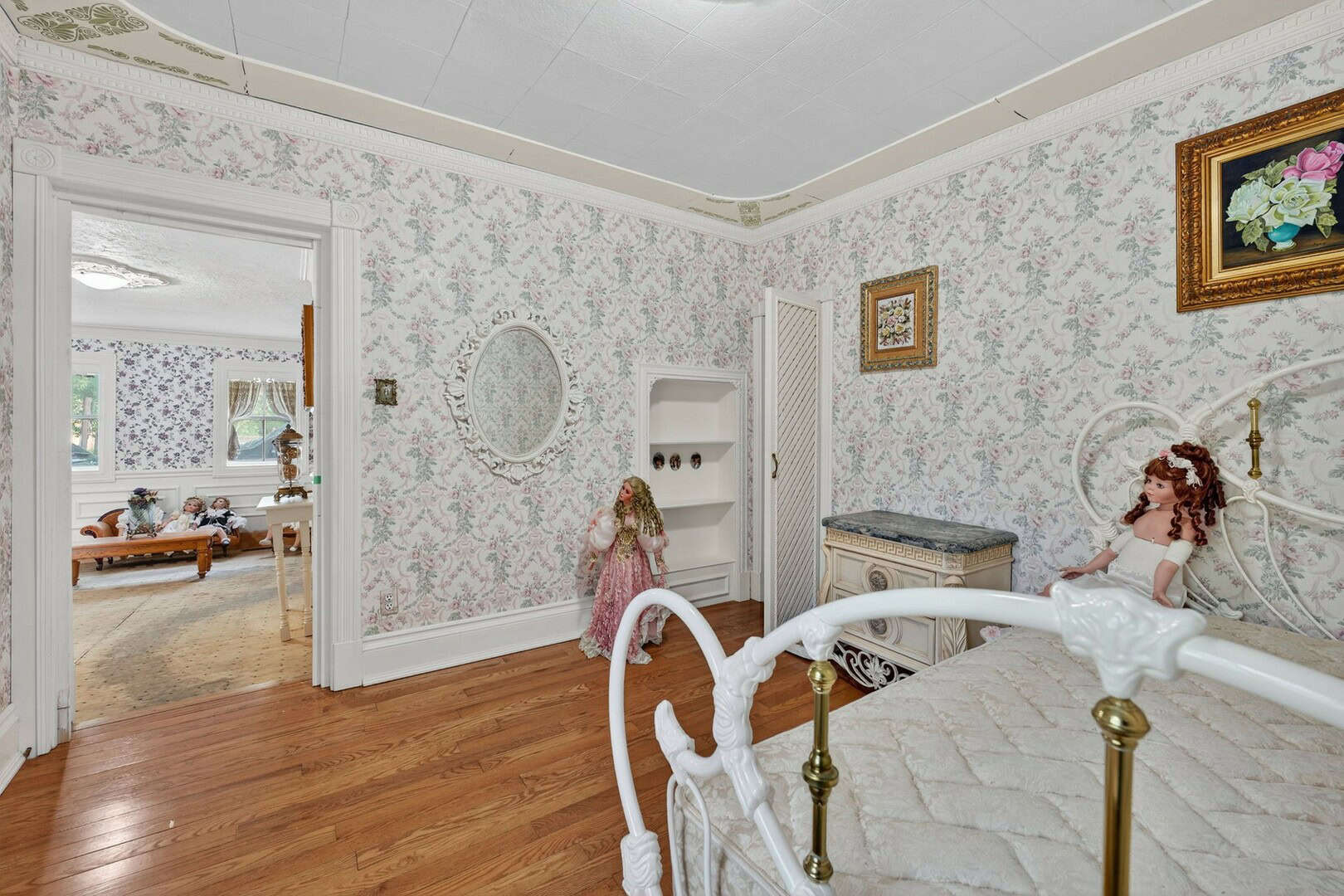 117 lucus street richmond hill