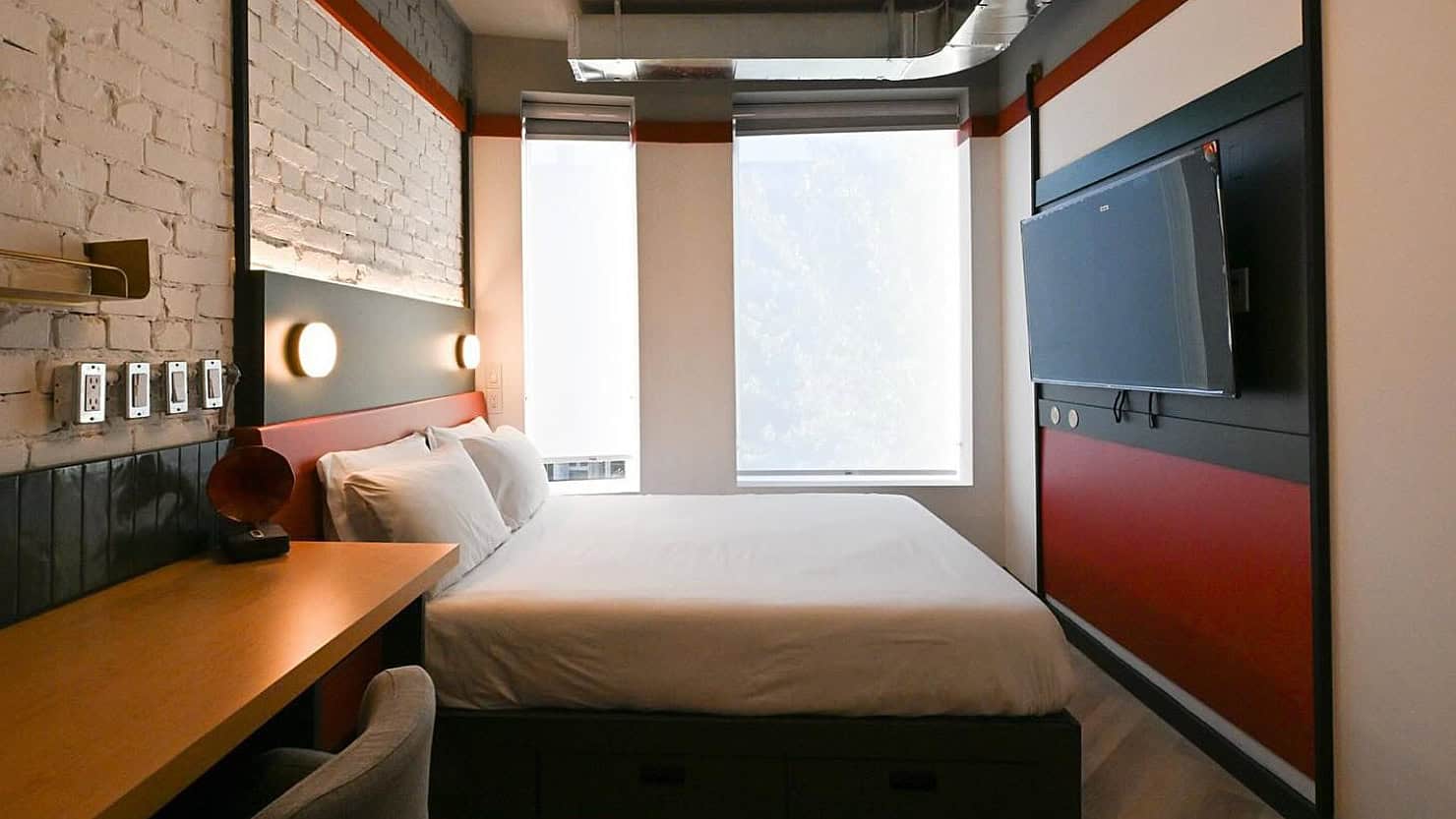 nomas hotel toronto bathurst