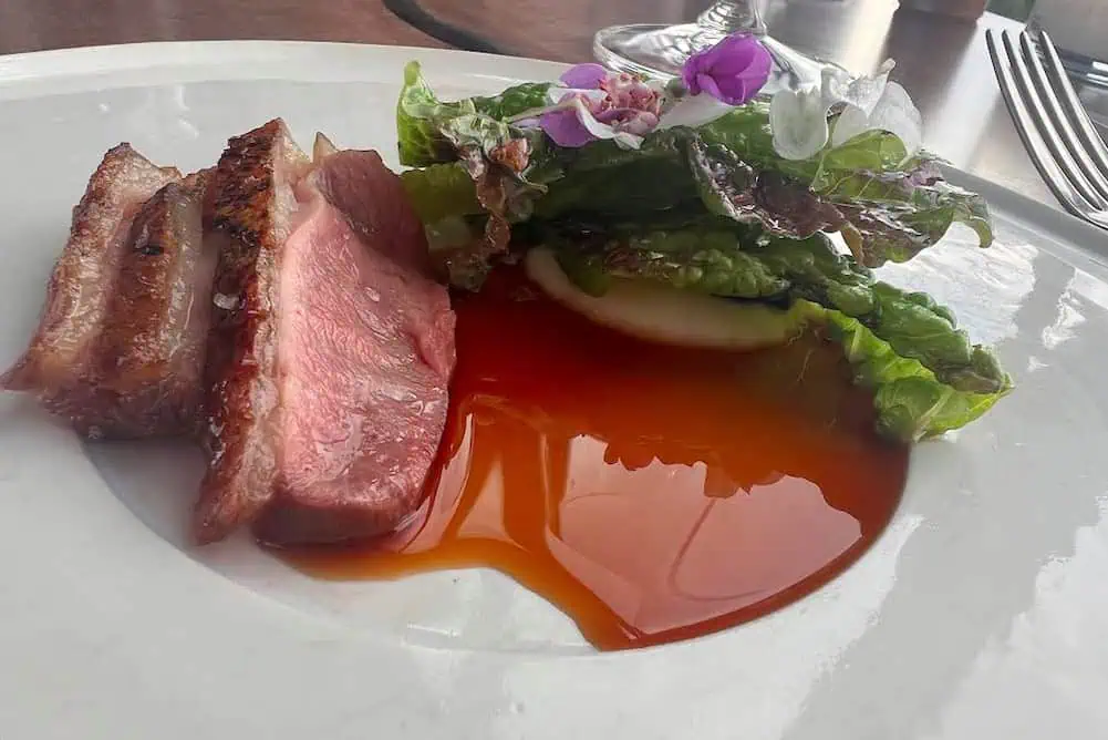 [Seasonal selections at Restaurant Pearl Morisette &mdash; one of Canada's best]