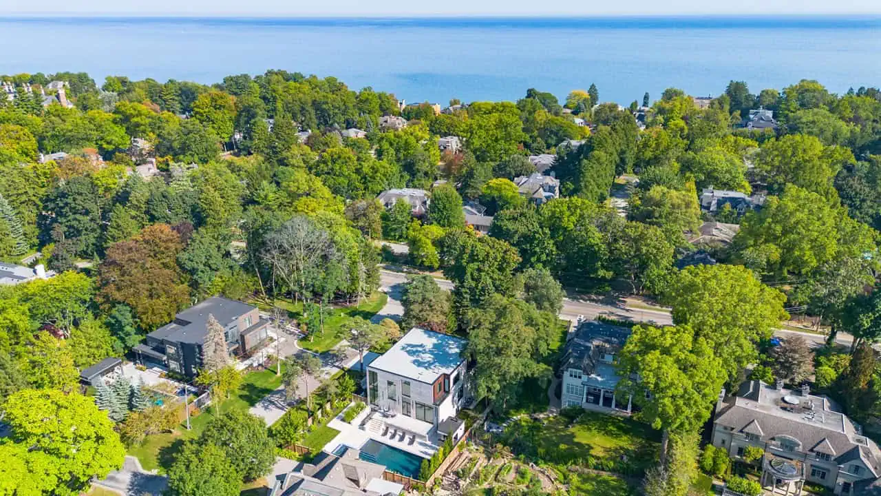 House of the Week: Flawless architectural design meets lakeside living in Oakville, listed by Sam McDadi Real Estate